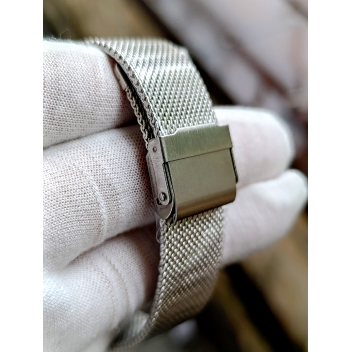 Soviet Vintage Watch Raketa Cal. 2614.H 19 Jewels Made in USSR  Petrodvorets Watch Factory 1980s