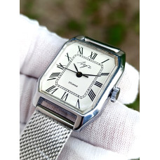 Luch 2209 Authentic USSR Square Watch | Vintage Soviet Horology with Milanese Band