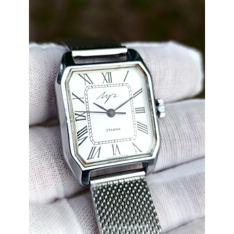 Luch 2209 Authentic USSR Square Watch | Vintage Soviet Horology with Milanese Band Luch 2209 Authentic USSR Square Watch | Vintage Soviet Horology with Milanese Band