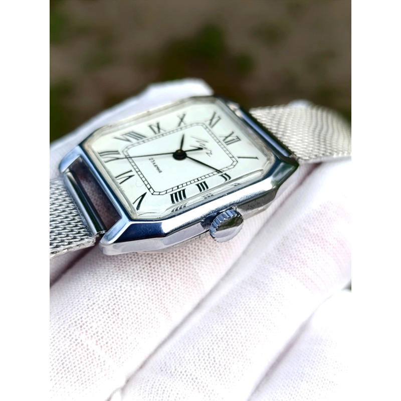 Luch 2209 Authentic USSR Square Watch | Vintage Soviet Horology with Milanese Band Luch 2209 Authentic USSR Square Watch | Vintage Soviet Horology with Milanese Band