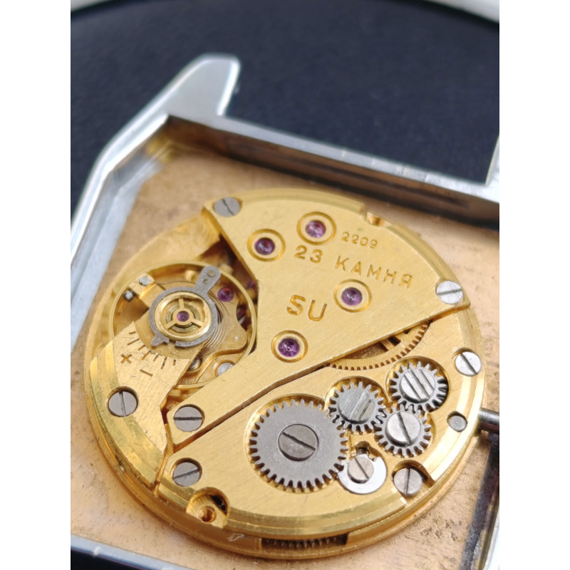 Luch 2209 Authentic USSR Square Watch | Vintage Soviet Horology with Milanese Band Luch 2209 Authentic USSR Square Watch | Vintage Soviet Horology with Milanese Band