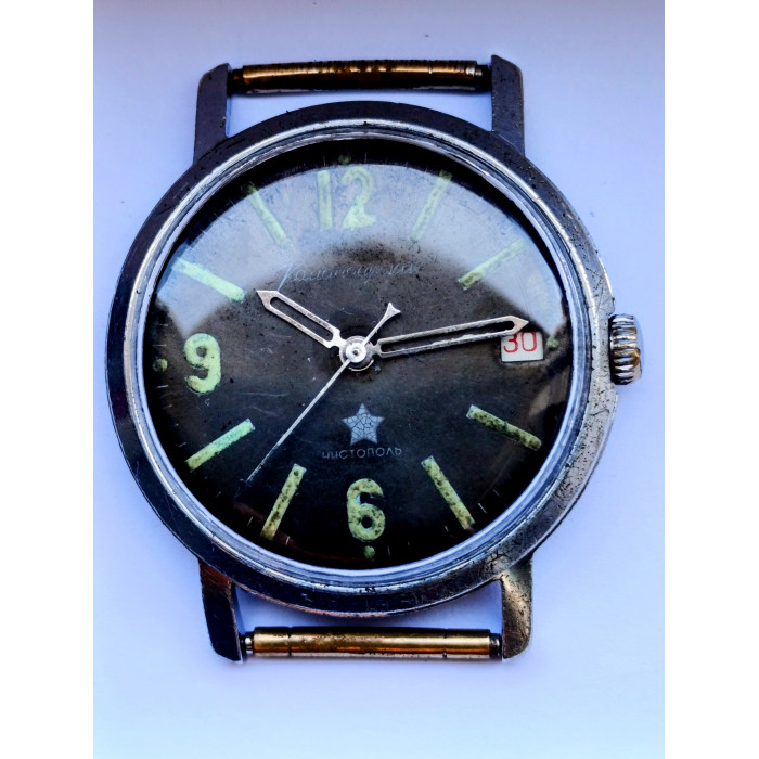 Vostok Komandirskie Early Model 2214 – Rare Soviet Military Watch