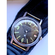 Vostok Komandirskie Early Model 2214 – Rare Soviet Military Watch