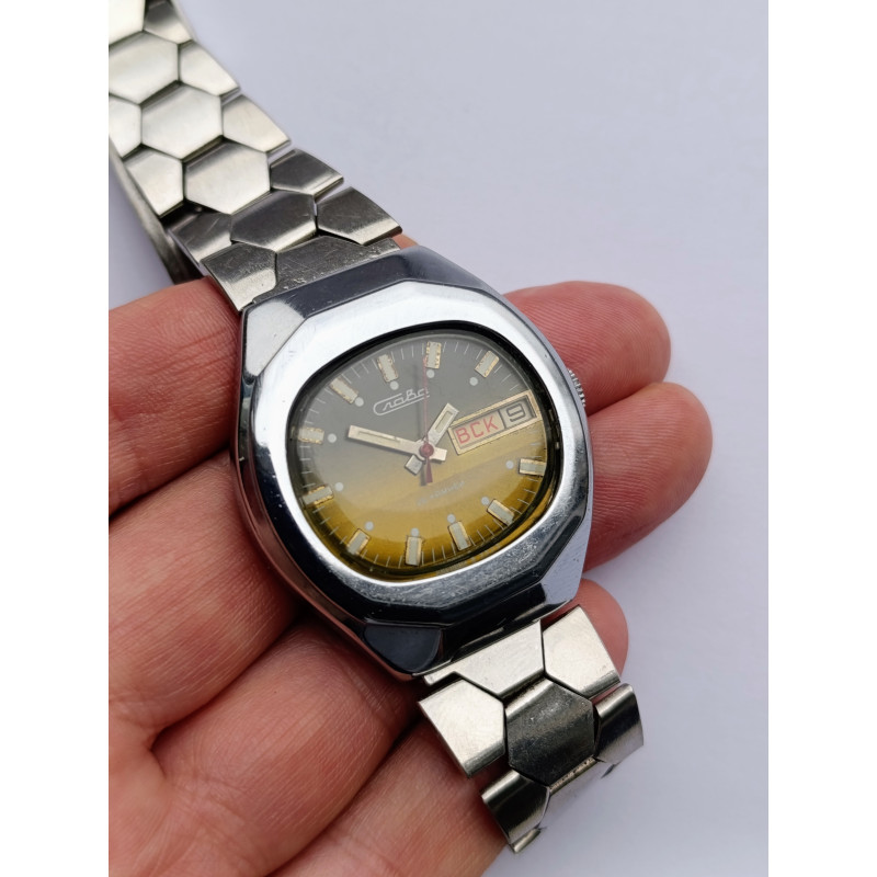Rare Slava 2428 USSR Mechanical Watch – All Original, Faceted Chrome Case, 26 Jewels Rare Slava 2428 USSR Mechanical Watch – All Original, Faceted Chrome Case, 26 Jewels