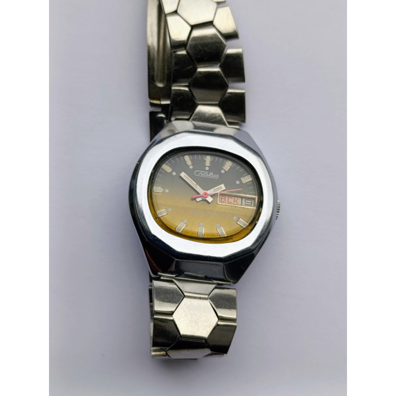 Rare Slava 2428 USSR Mechanical Watch – All Original, Faceted Chrome Case, 26 Jewels Rare Slava 2428 USSR Mechanical Watch – All Original, Faceted Chrome Case, 26 Jewels
