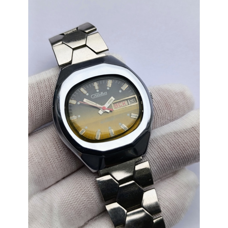 Rare Slava 2428 USSR Mechanical Watch – All Original, Faceted Chrome Case, 26 Jewels Rare Slava 2428 USSR Mechanical Watch – All Original, Faceted Chrome Case, 26 Jewels