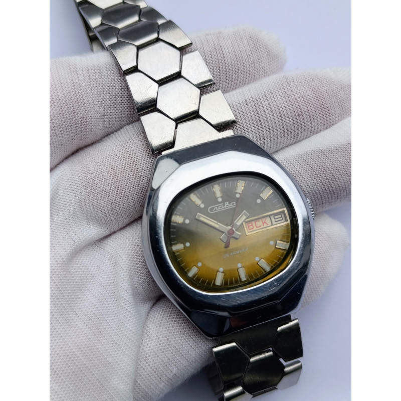 Rare Slava 2428 USSR Mechanical Watch – All Original, Faceted Chrome Case, 26 Jewels Rare Slava 2428 USSR Mechanical Watch – All Original, Faceted Chrome Case, 26 Jewels