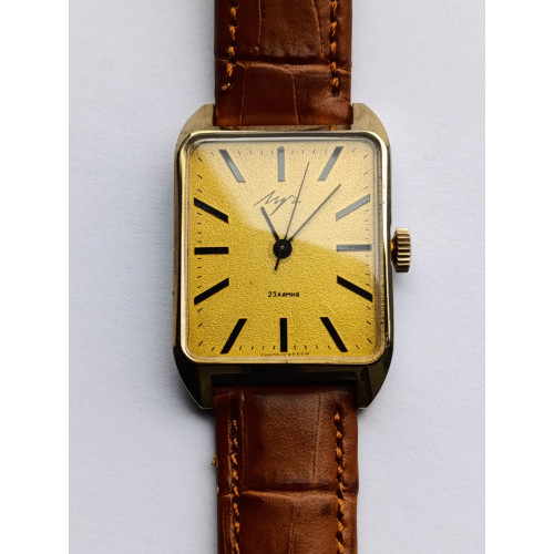 Luch 2209 Soviet Vintsge Watch 23 Jevels Model 743651 Minsk Watch Factory Made in USSR 1980s Luch 2209 Soviet Vintsge Watch 23 Jevels Model 743651 Minsk Watch Factory Made in USSR 1980s