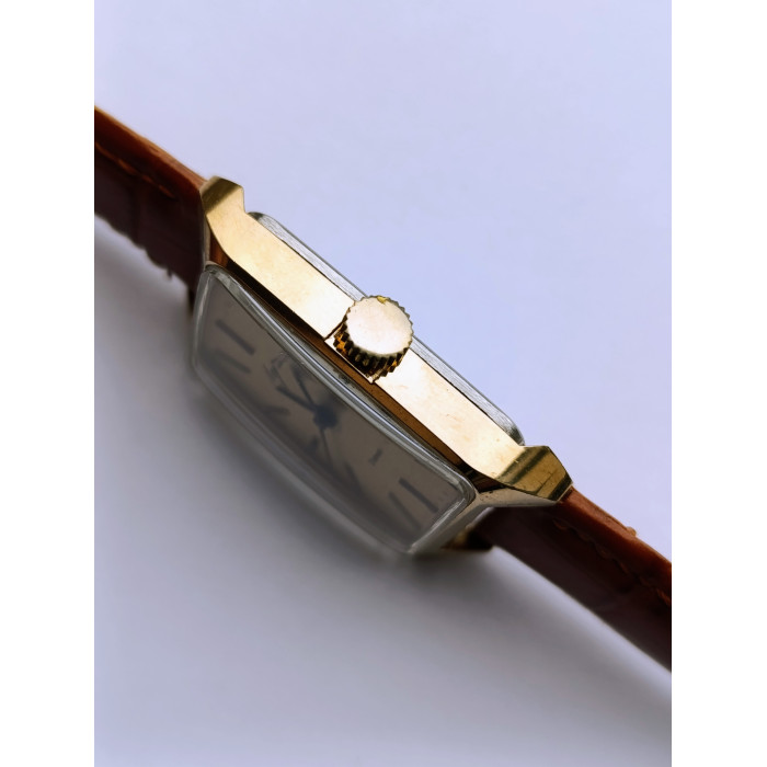 Luch 2209 Soviet Vintsge Watch 23 Jevels Model 743651 Minsk Watch Factory Made in USSR 1980s