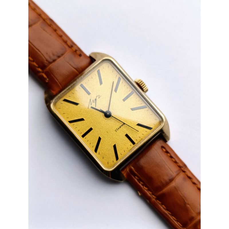 Luch 2209 Soviet Vintsge Watch 23 Jevels Model 743651 Minsk Watch Factory Made in USSR 1980s Luch 2209 Soviet Vintsge Watch 23 Jevels Model 743651 Minsk Watch Factory Made in USSR 1980s