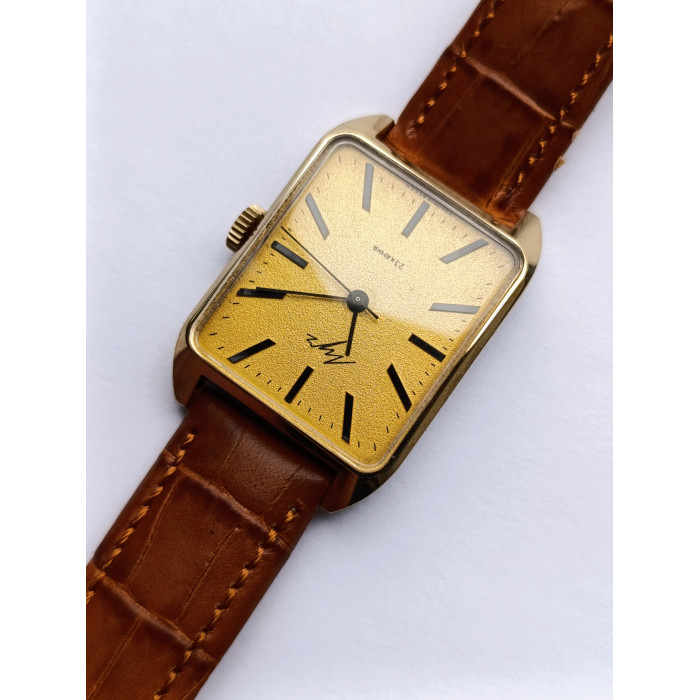Luch 2209 Soviet Vintsge Watch 23 Jevels Model 743651 Minsk Watch Factory Made in USSR 1980s