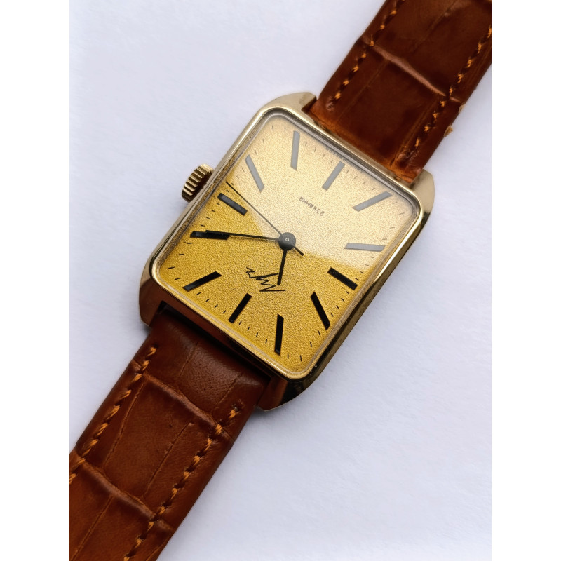 Luch 2209 Soviet Vintsge Watch 23 Jevels Model 743651 Minsk Watch Factory Made in USSR 1980s Luch 2209 Soviet Vintsge Watch 23 Jevels Model 743651 Minsk Watch Factory Made in USSR 1980s