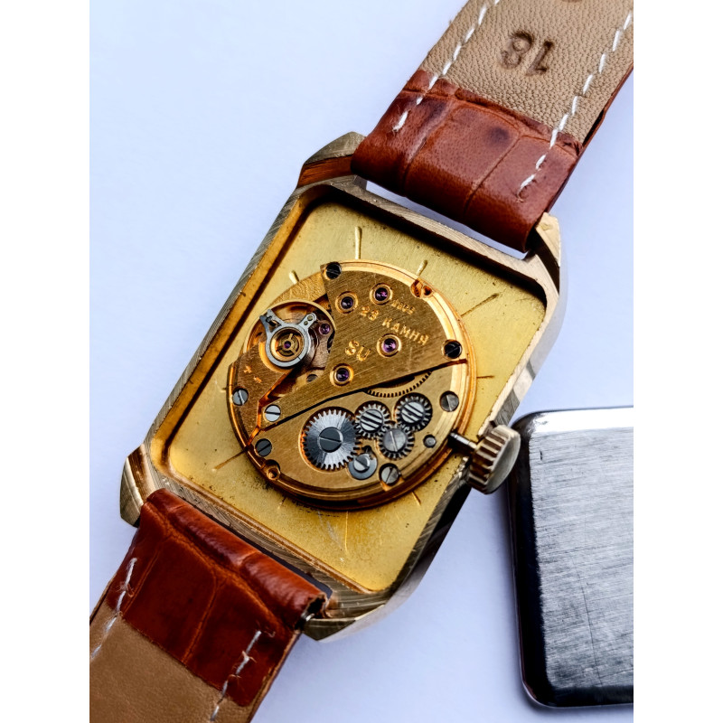 Luch 2209 Soviet Vintsge Watch 23 Jevels Model 743651 Minsk Watch Factory Made in USSR 1980s Luch 2209 Soviet Vintsge Watch 23 Jevels Model 743651 Minsk Watch Factory Made in USSR 1980s