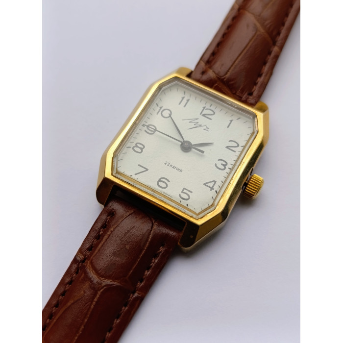 Luch 2209 23 Jewels Vintage Soviet Watch – Octagonal Gold-Plated Case
