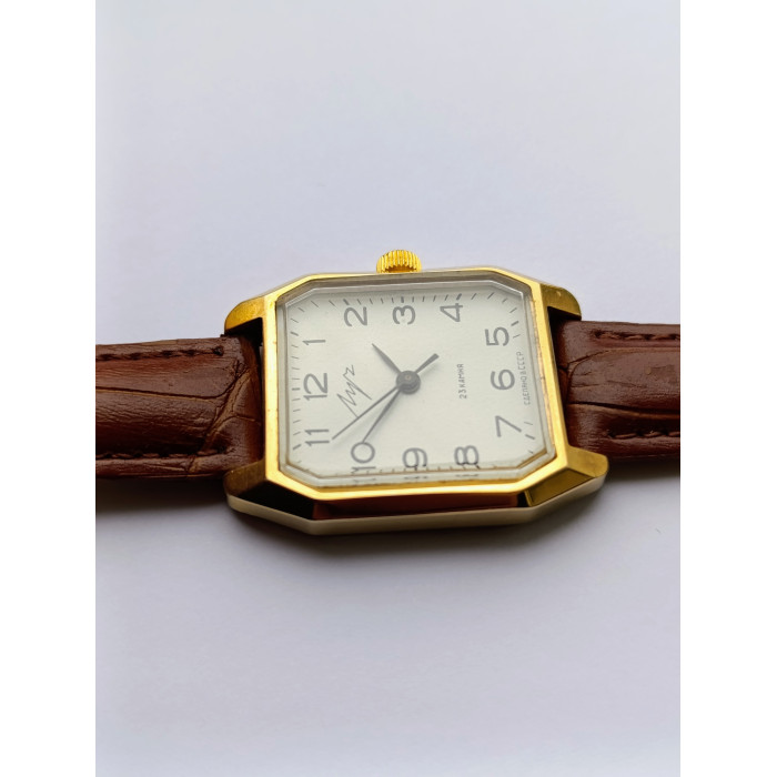 Luch 2209 23 Jewels Vintage Soviet Watch – Octagonal Gold-Plated Case