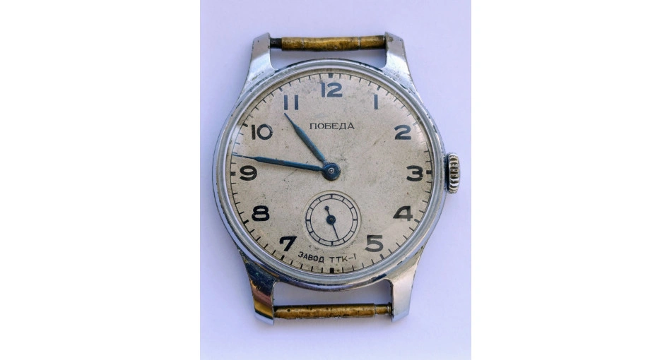 Pobeda 2602 Full Overhaul — Strip-Down of a 1955 Soviet Caliber